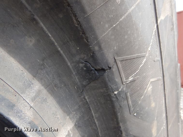 image for item DM4380 (4) Michelin 45/65R39 dozer tires