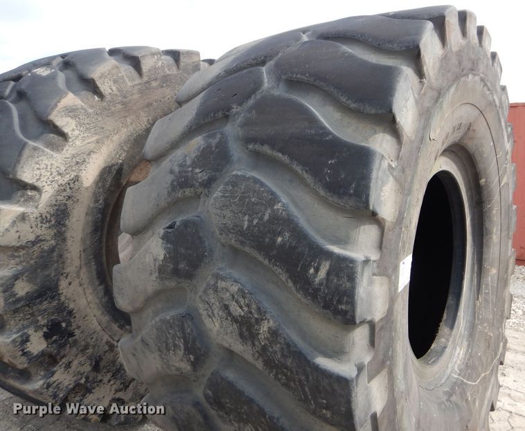 image for item DM4380 (4) Michelin 45/65R39 dozer tires