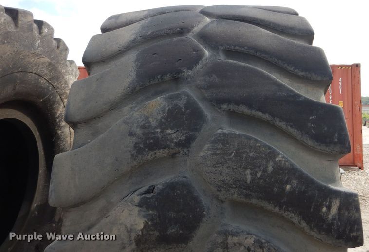 image for item DM4380 (4) Michelin 45/65R39 dozer tires