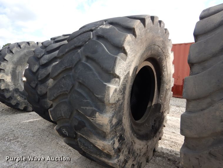 image for item DM4380 (4) Michelin 45/65R39 dozer tires