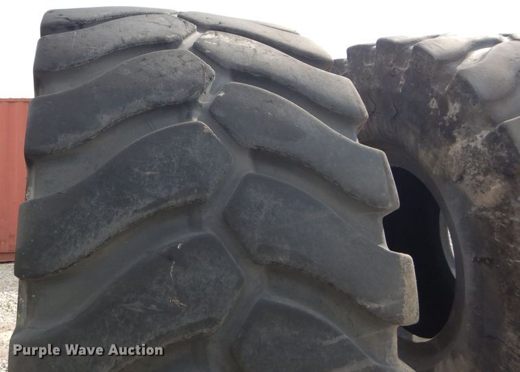 image for item DM4380 (4) Michelin 45/65R39 dozer tires