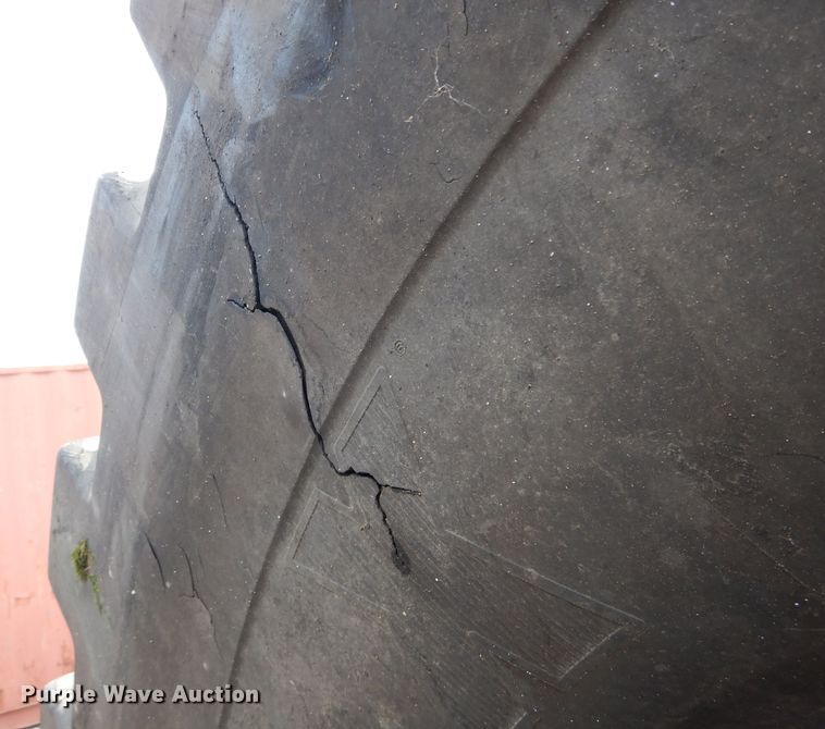 image for item DM4380 (4) Michelin 45/65R39 dozer tires