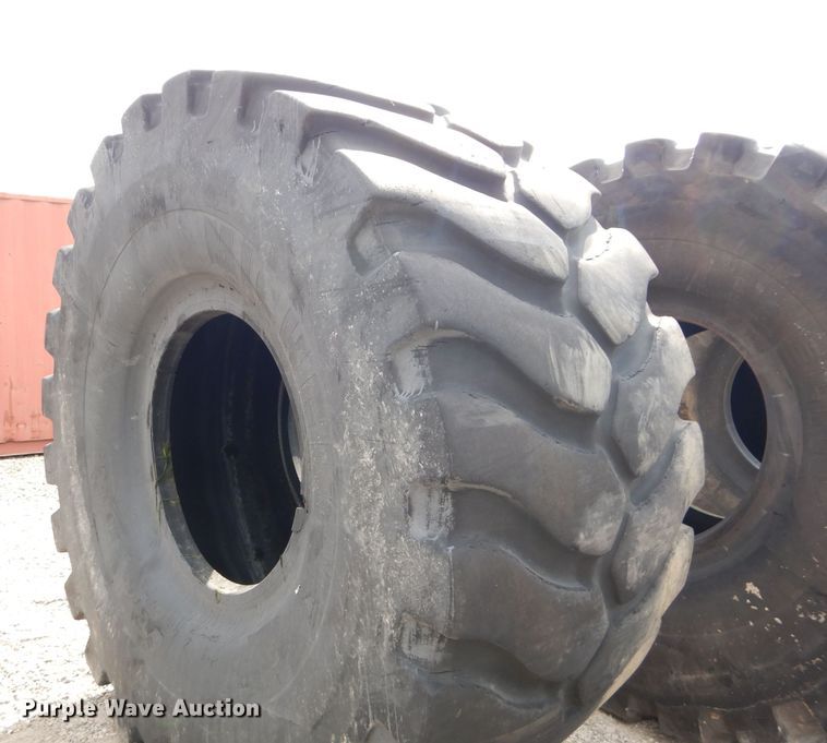 image for item DM4380 (4) Michelin 45/65R39 dozer tires