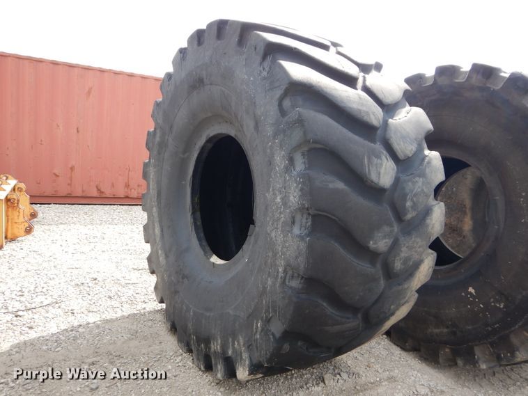 image for item DM4380 (4) Michelin 45/65R39 dozer tires