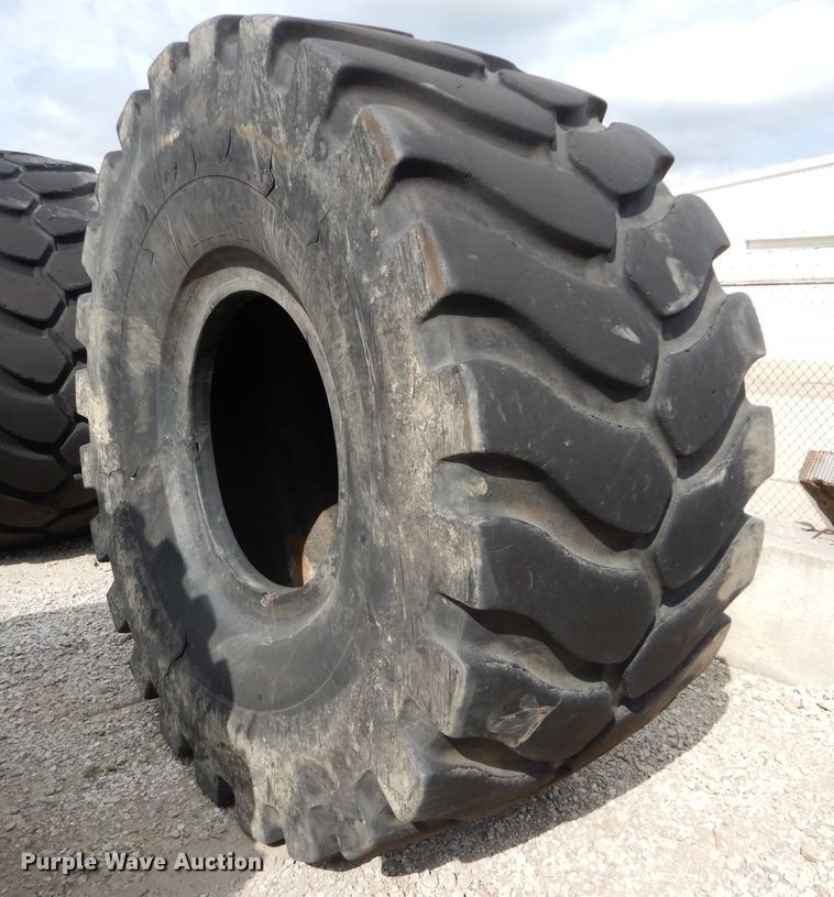 image for item DM4380 (4) Michelin 45/65R39 dozer tires