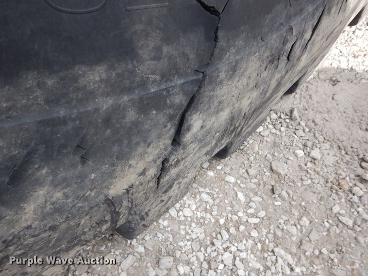 image for item DM4380 (4) Michelin 45/65R39 dozer tires