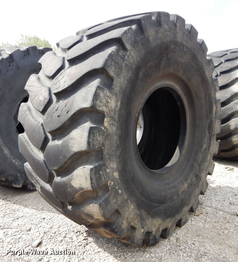 image for item DM4380 (4) Michelin 45/65R39 dozer tires