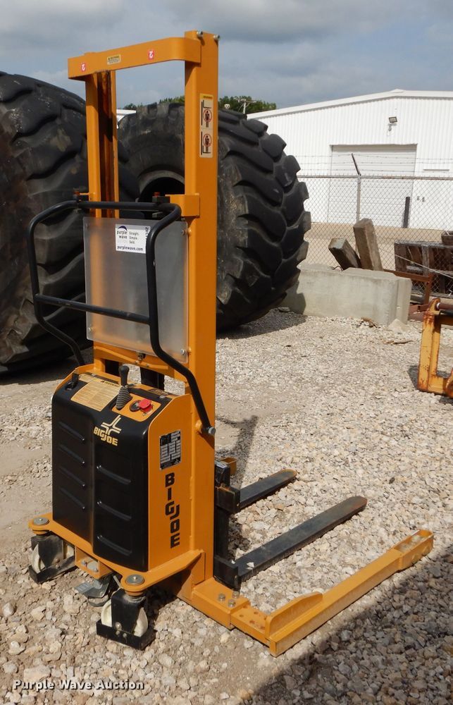 image for item DM4382 Big Joe M-2962  order picker