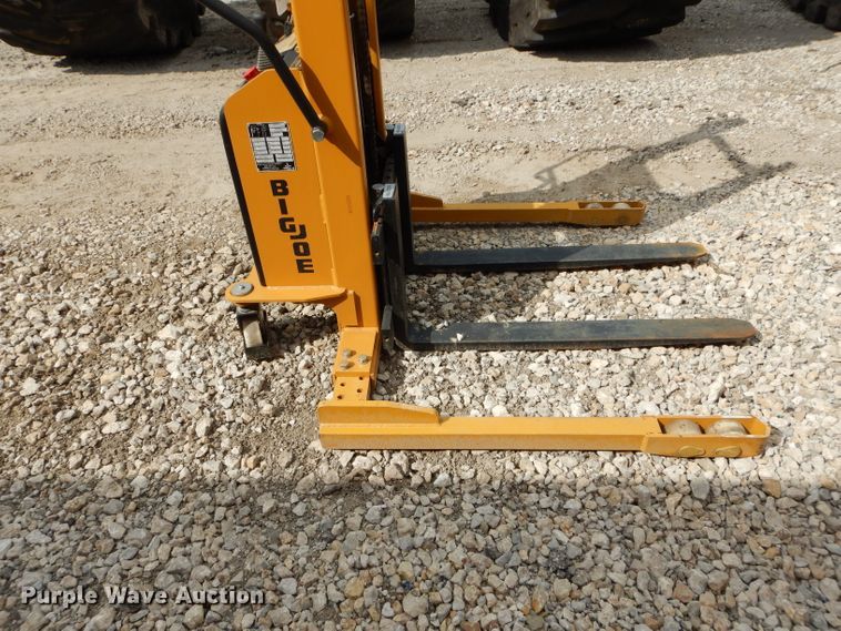 image for item DM4382 Big Joe M-2962  order picker