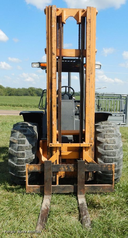 image for item DM4383 2010 Case 586G  forklift