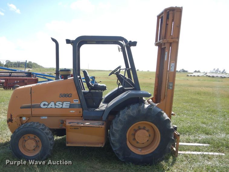 image for item DM4383 2010 Case 586G  forklift