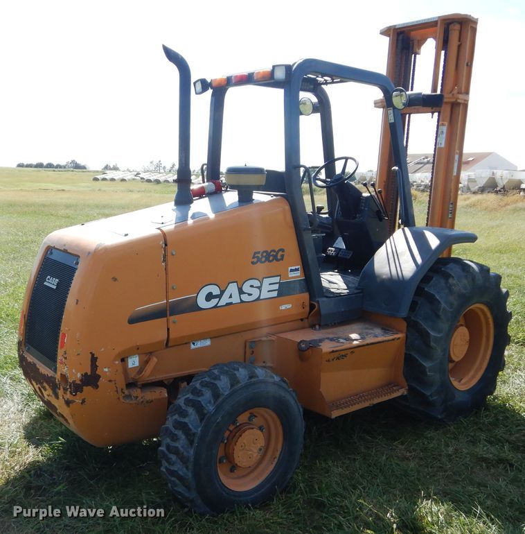 image for item DM4383 2010 Case 586G  forklift