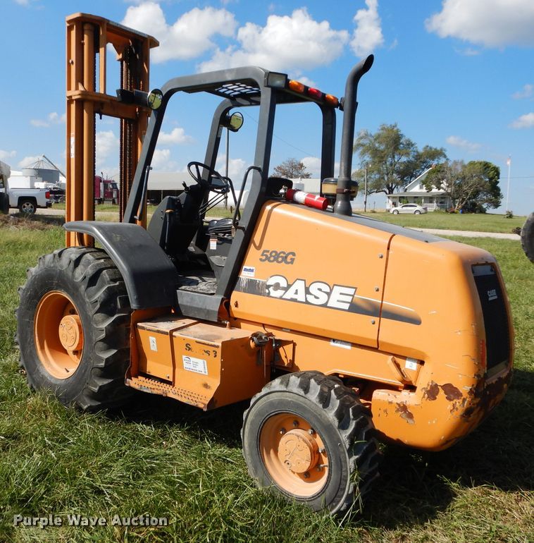 image for item DM4383 2010 Case 586G  forklift