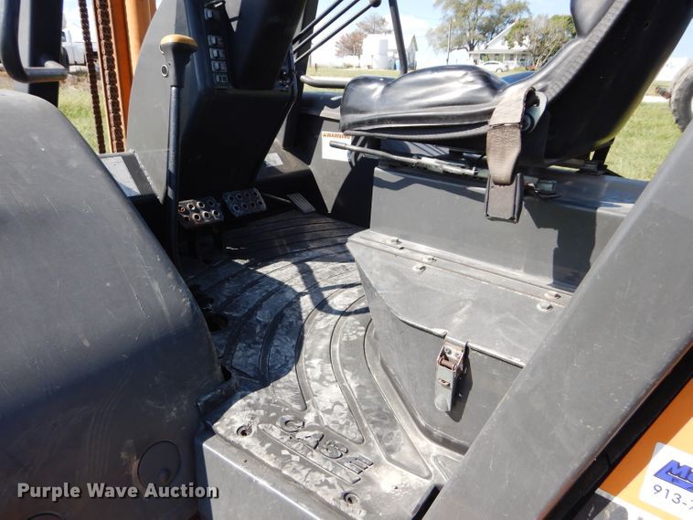 image for item DM4383 2010 Case 586G  forklift