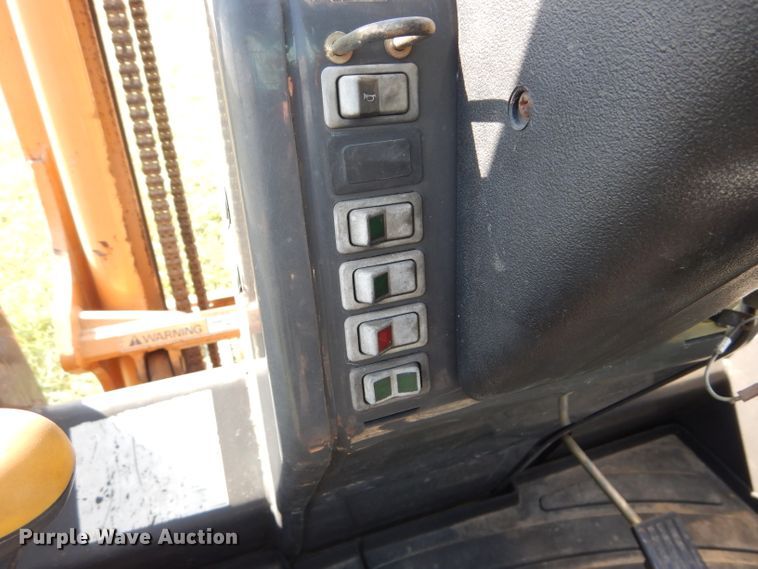 image for item DM4383 2010 Case 586G  forklift