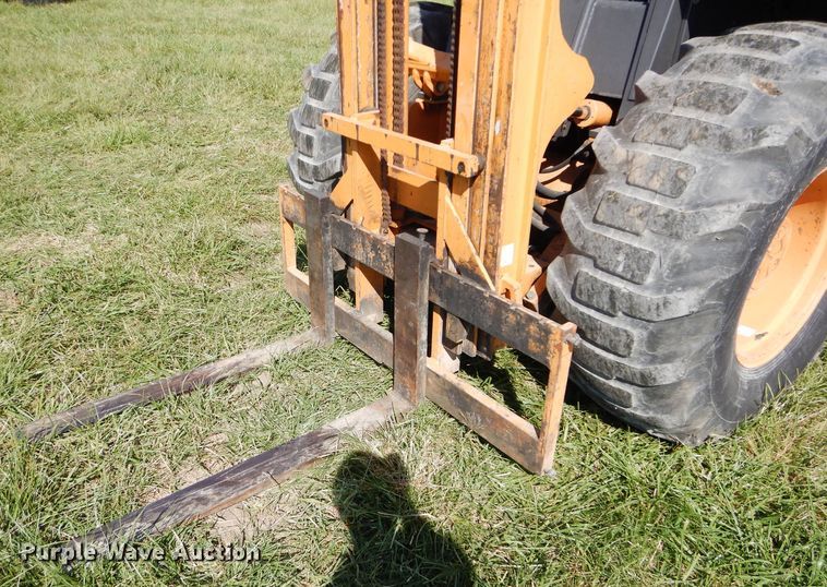 image for item DM4383 2010 Case 586G  forklift