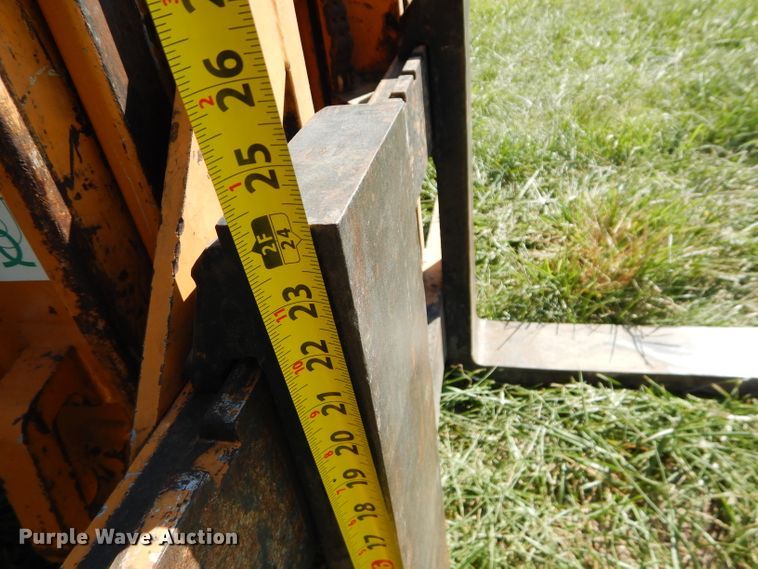 image for item DM4383 2010 Case 586G  forklift