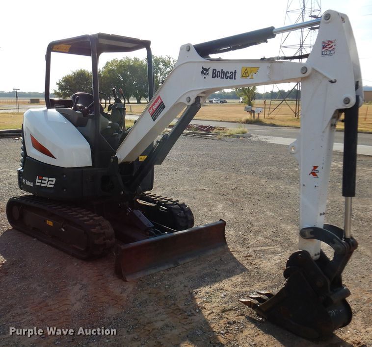 image for item DM5119 2019 Bobcat E32I  mini excavator