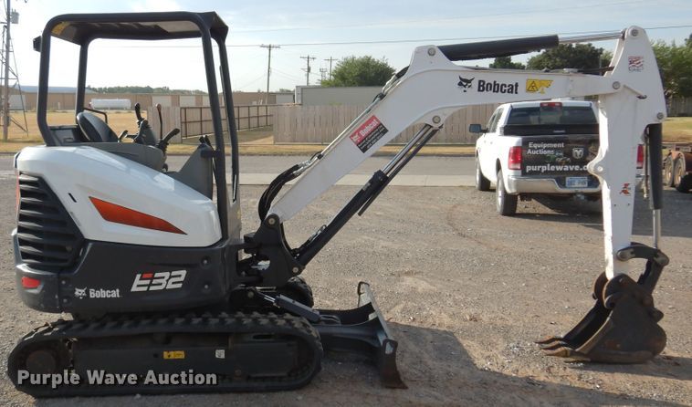 image for item DM5119 2019 Bobcat E32I  mini excavator