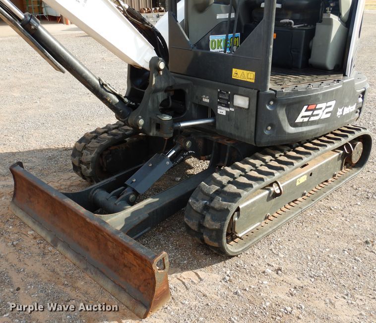 image for item DM5119 2019 Bobcat E32I  mini excavator