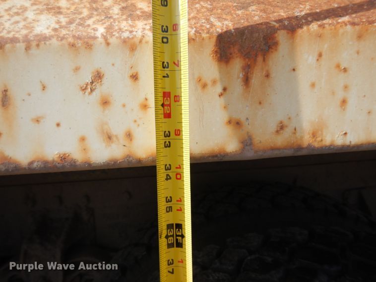 image for item DM5287 1994 Peterbilt 378  dump truck