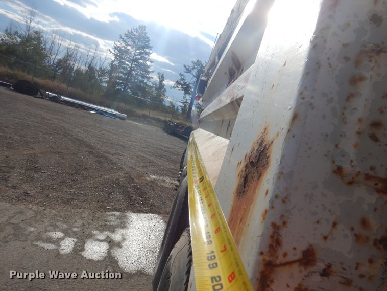 image for item DM5287 1994 Peterbilt 378  dump truck