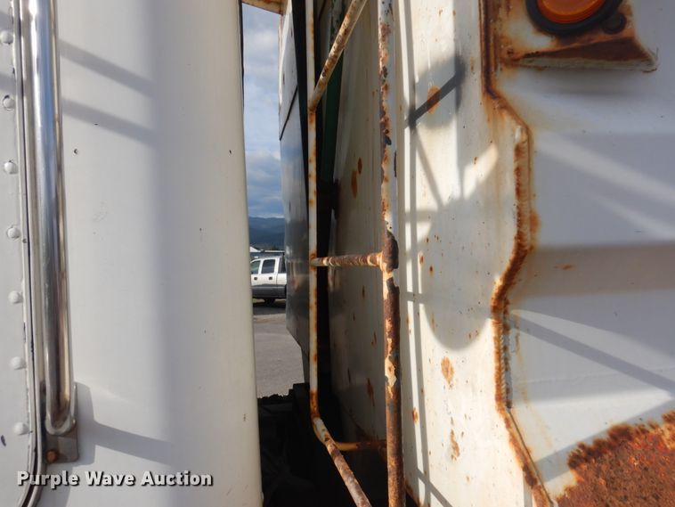 image for item DM5287 1994 Peterbilt 378  dump truck