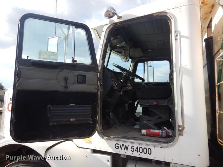 image for item DM5287 1994 Peterbilt 378  dump truck