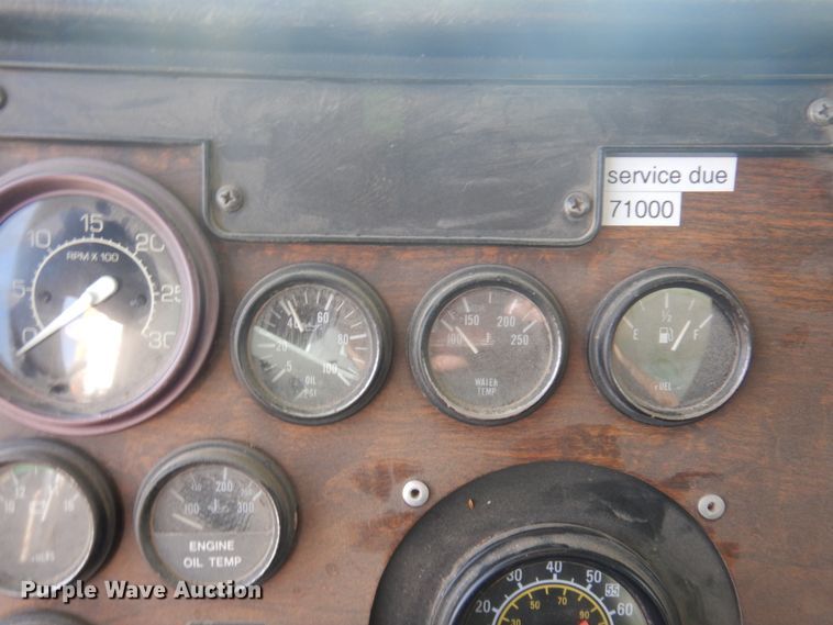 image for item DM5287 1994 Peterbilt 378  dump truck