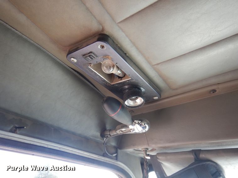 image for item DM5287 1994 Peterbilt 378  dump truck