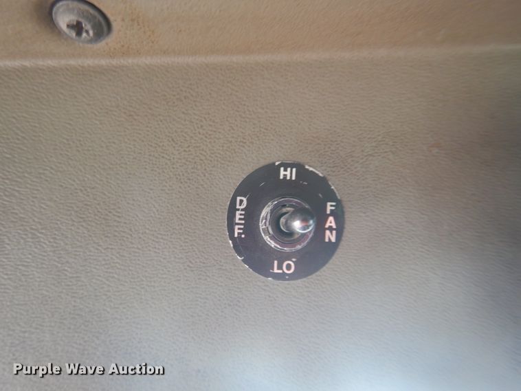 image for item DM5287 1994 Peterbilt 378  dump truck