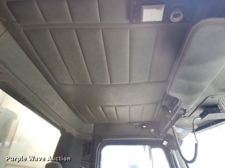 image for item DM5287 1994 Peterbilt 378  dump truck