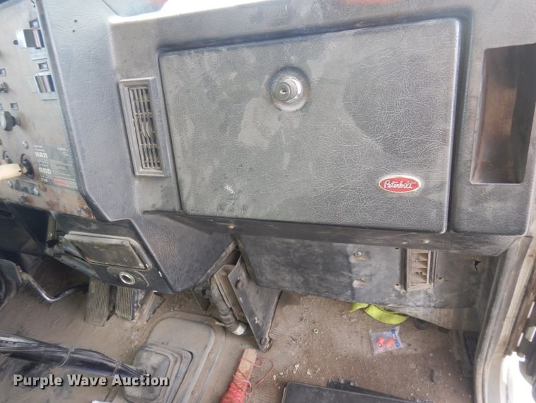 image for item DM5287 1994 Peterbilt 378  dump truck