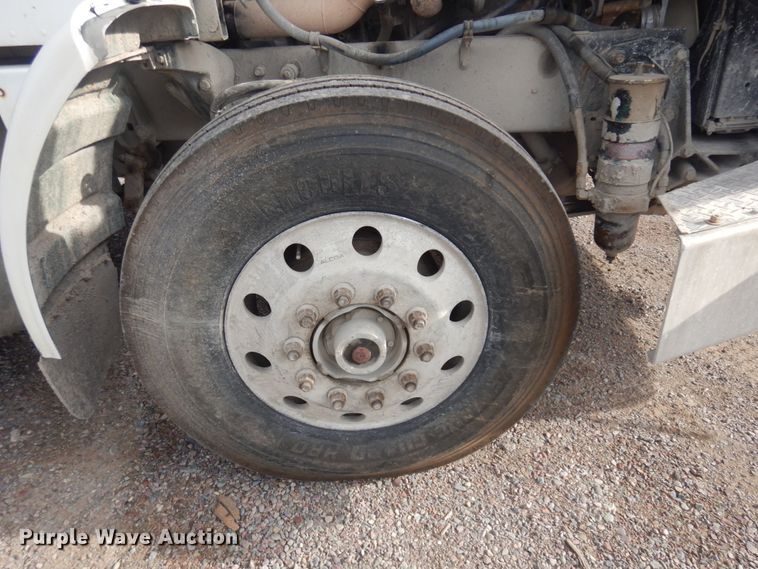 image for item DM5287 1994 Peterbilt 378  dump truck