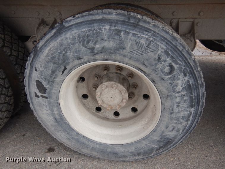 image for item DM5287 1994 Peterbilt 378  dump truck