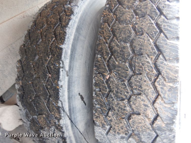 image for item DM5287 1994 Peterbilt 378  dump truck