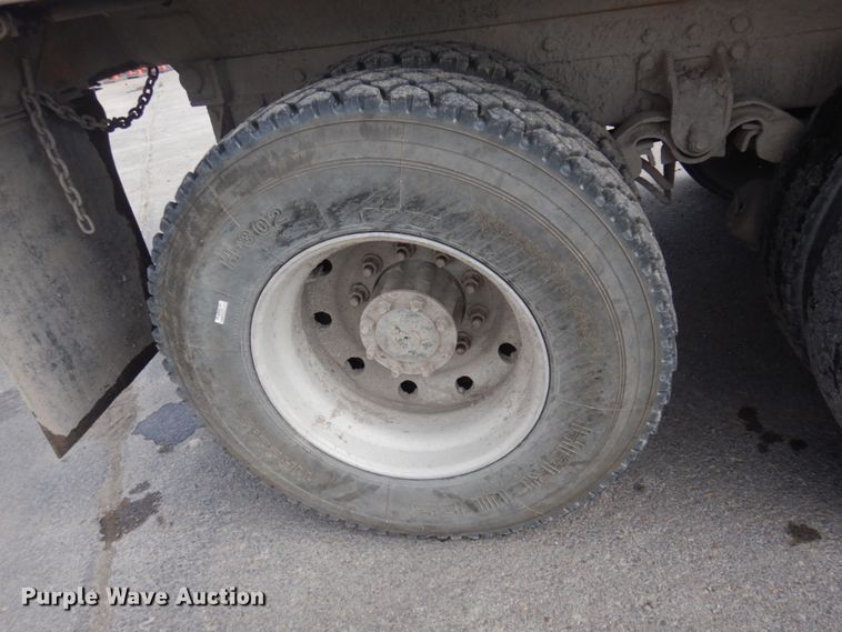 image for item DM5287 1994 Peterbilt 378  dump truck