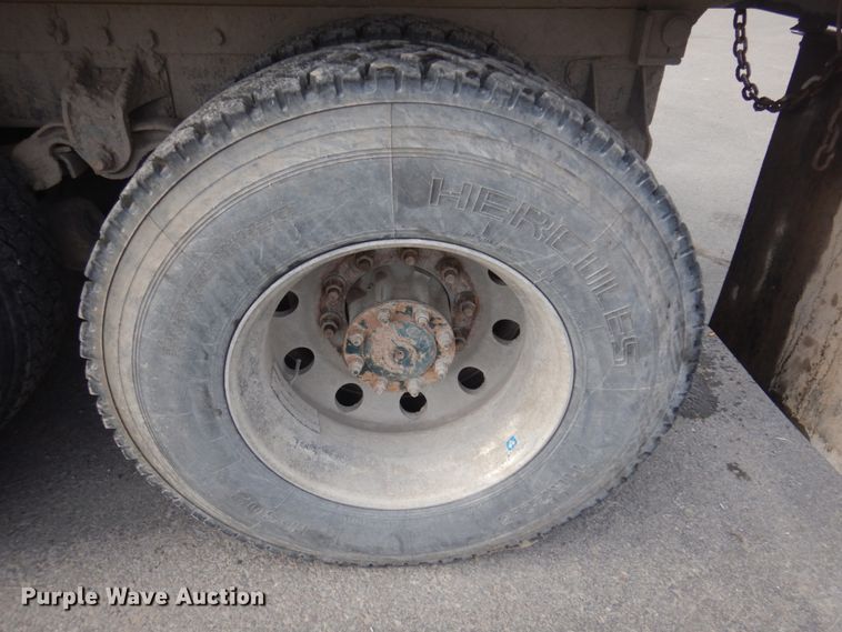 image for item DM5287 1994 Peterbilt 378  dump truck