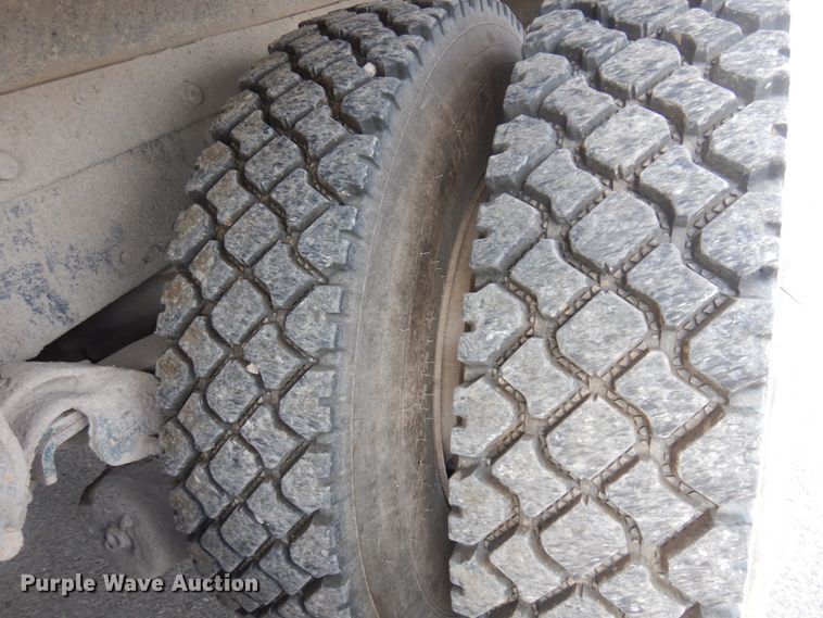 image for item DM5287 1994 Peterbilt 378  dump truck