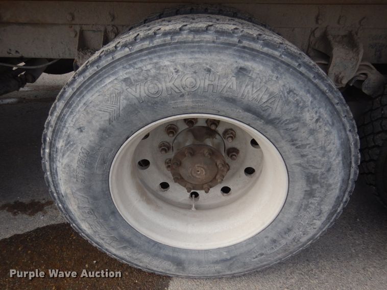 image for item DM5287 1994 Peterbilt 378  dump truck