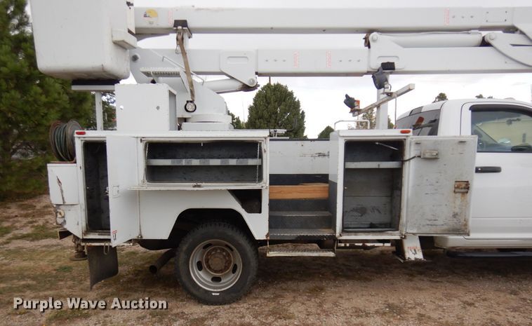image for item DM5288 2011 Dodge Ram 5500HD  bucket truck