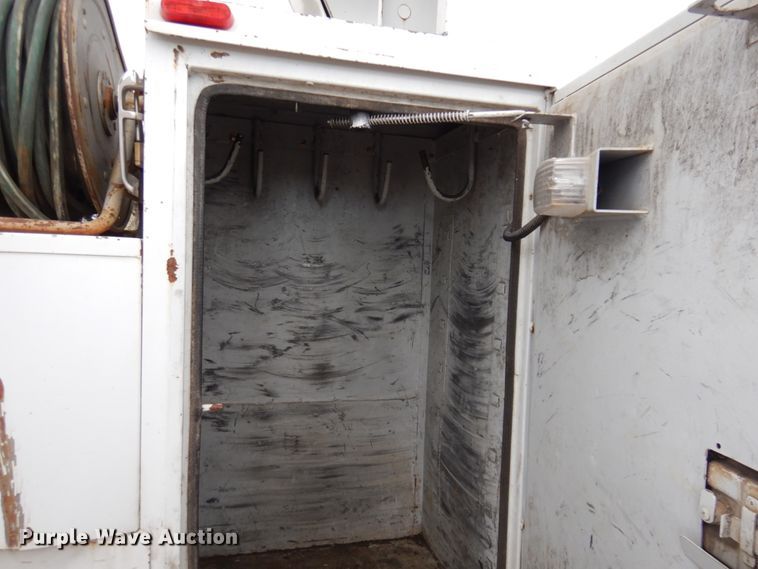 image for item DM5288 2011 Dodge Ram 5500HD  bucket truck