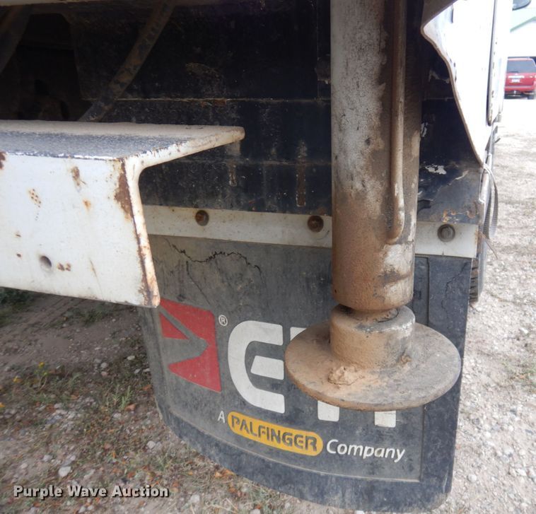 image for item DM5288 2011 Dodge Ram 5500HD  bucket truck