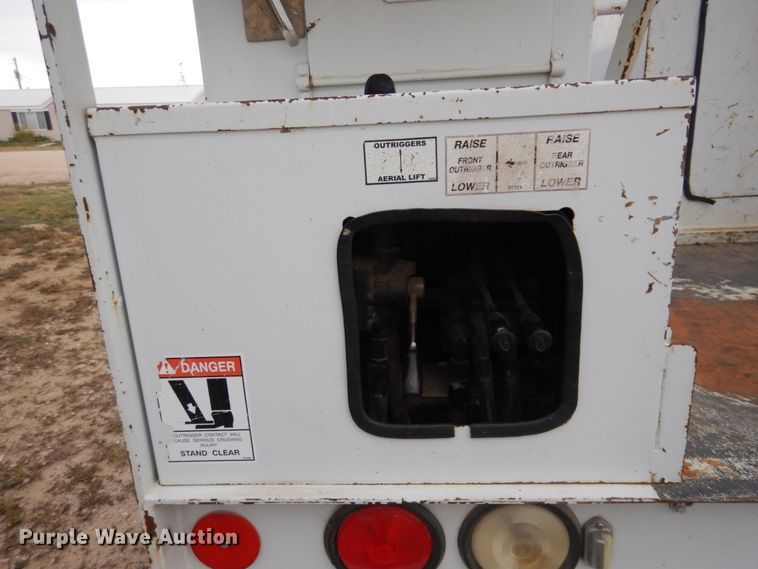 image for item DM5288 2011 Dodge Ram 5500HD  bucket truck