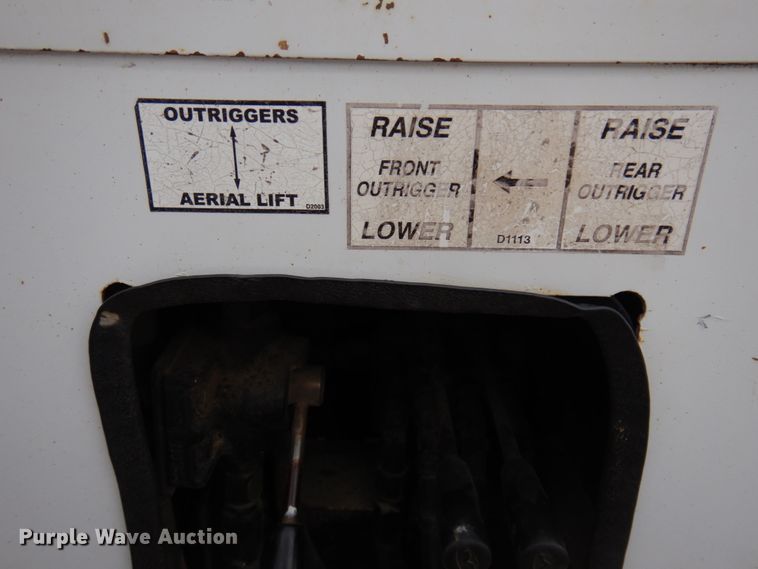 image for item DM5288 2011 Dodge Ram 5500HD  bucket truck