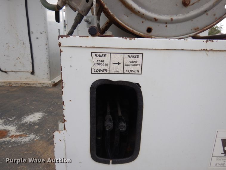 image for item DM5288 2011 Dodge Ram 5500HD  bucket truck