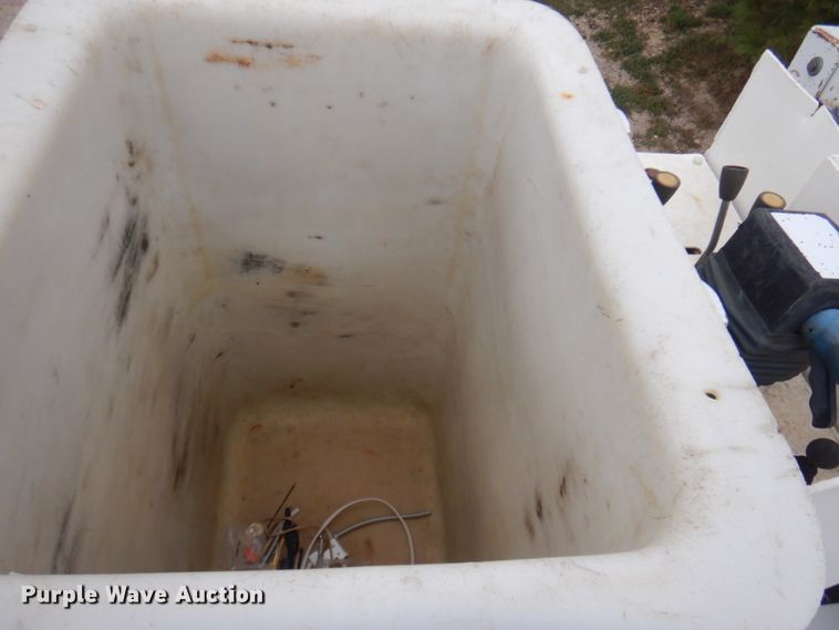 image for item DM5288 2011 Dodge Ram 5500HD  bucket truck