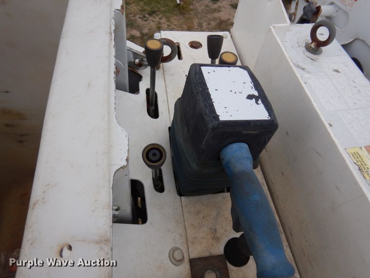 image for item DM5288 2011 Dodge Ram 5500HD  bucket truck