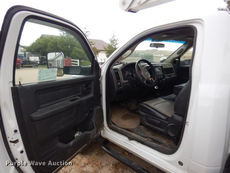 image for item DM5288 2011 Dodge Ram 5500HD  bucket truck