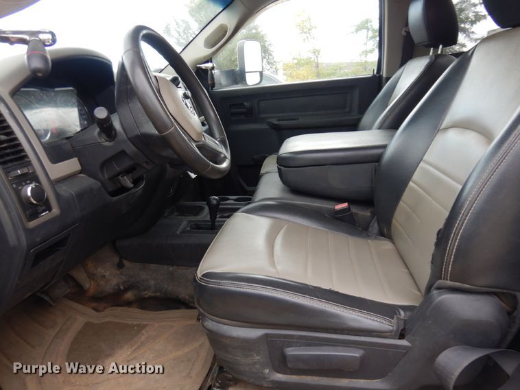 image for item DM5288 2011 Dodge Ram 5500HD  bucket truck